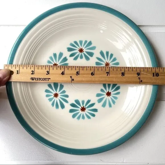 SOLD Fiesta Fiestaware Rare Vintage 1960’s Hawaiian 12 Point Daisy Dinner Plate - Picture 2 of 8